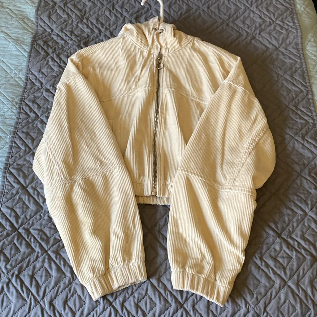Women’s BDG Urban Outfitters Cream Cropped Jacket - Image 2