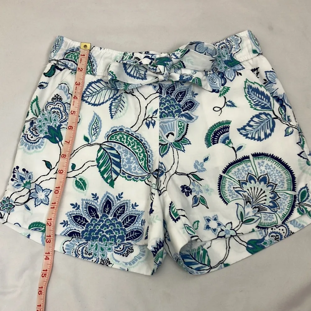 Loft Paisley Floral Print The Front Shorts Women's size 00 - Image 5