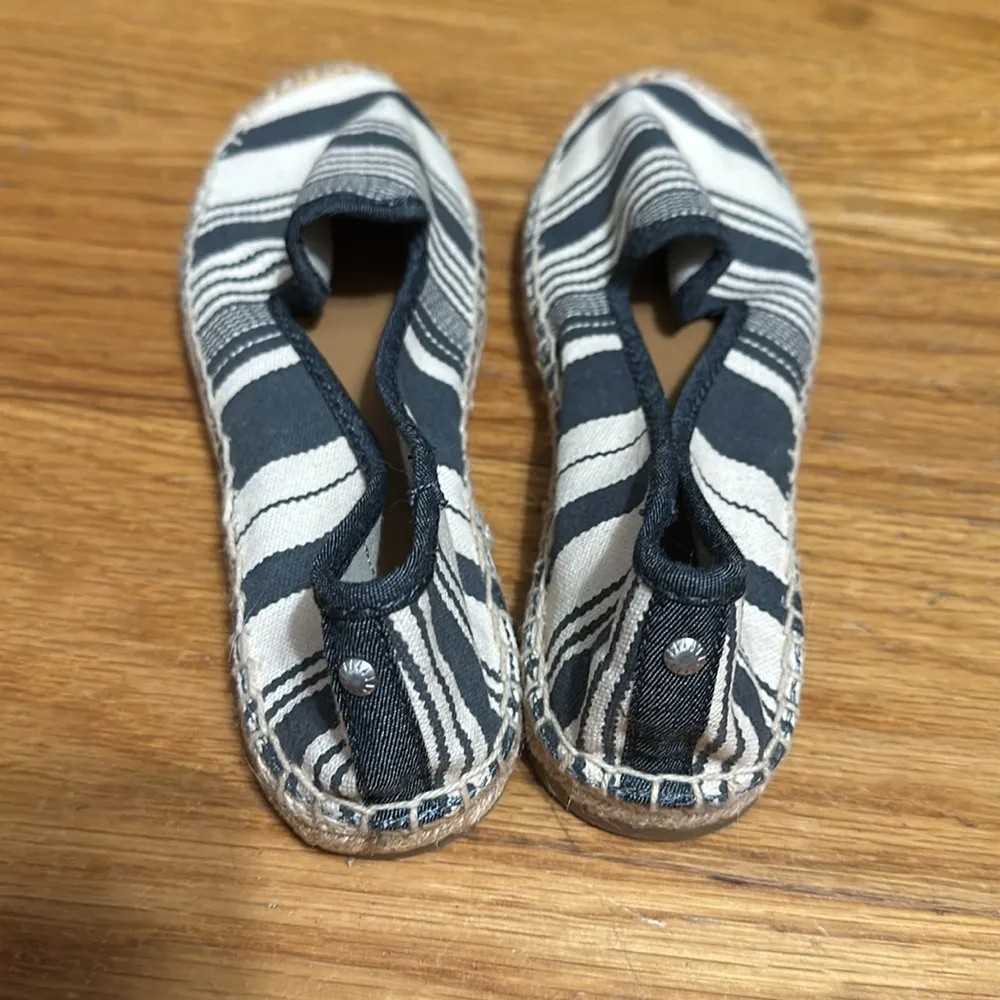 G.H. BASS Striped Espadrilles Blue Size 5.5 - Image 4