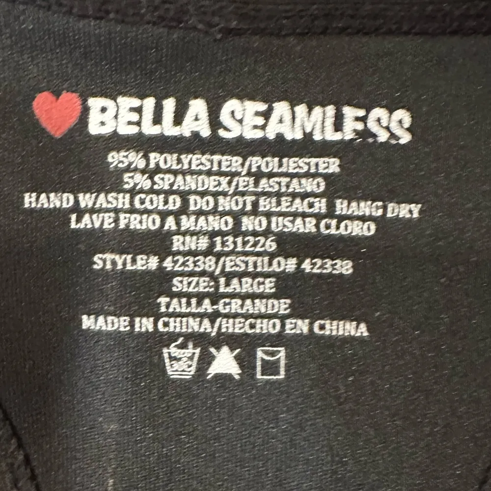 Bella Seamless Black and White Stripe Sport Bra EUC Size L - Image 4