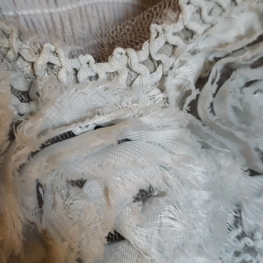 Boutique Linen floral applique tunic - Image 16