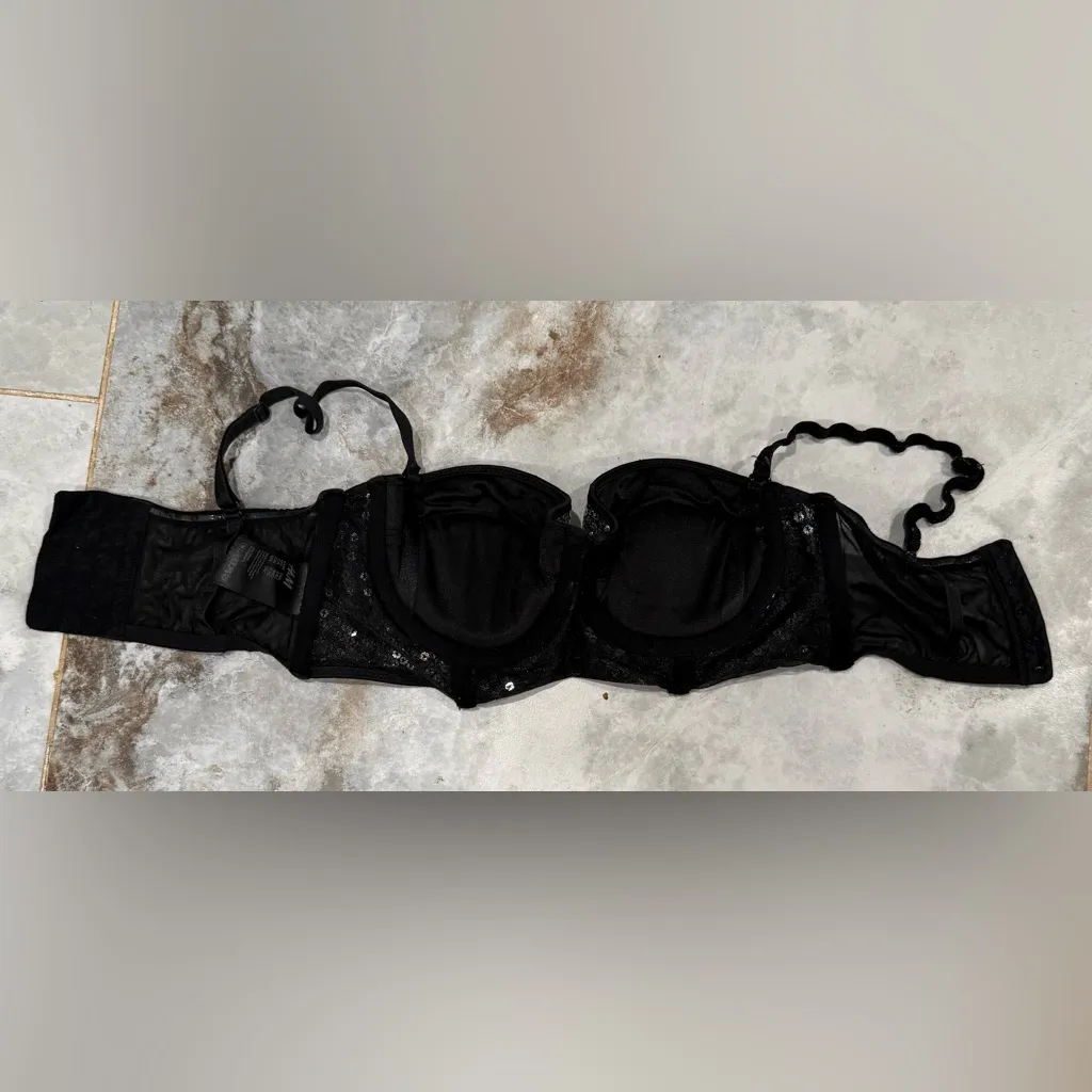 H&M Black and Silver Sequin Bra - Image 4