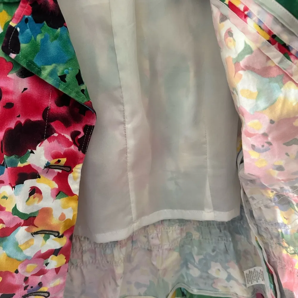 Red and Pink Abstract Floral Blazer Size undefined - Image 7