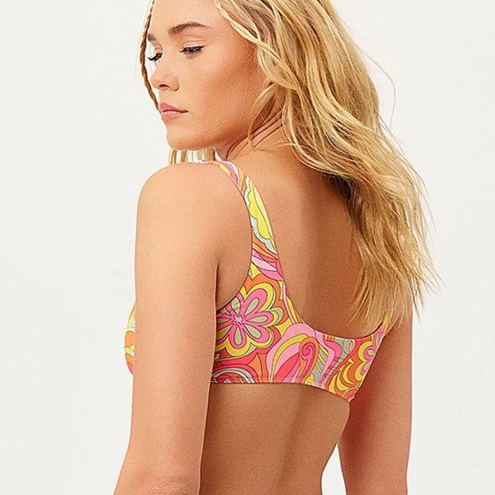 Frankie’s Bikinis x Hailee Steinfeld Far Out Collection swim top size large - Image 3