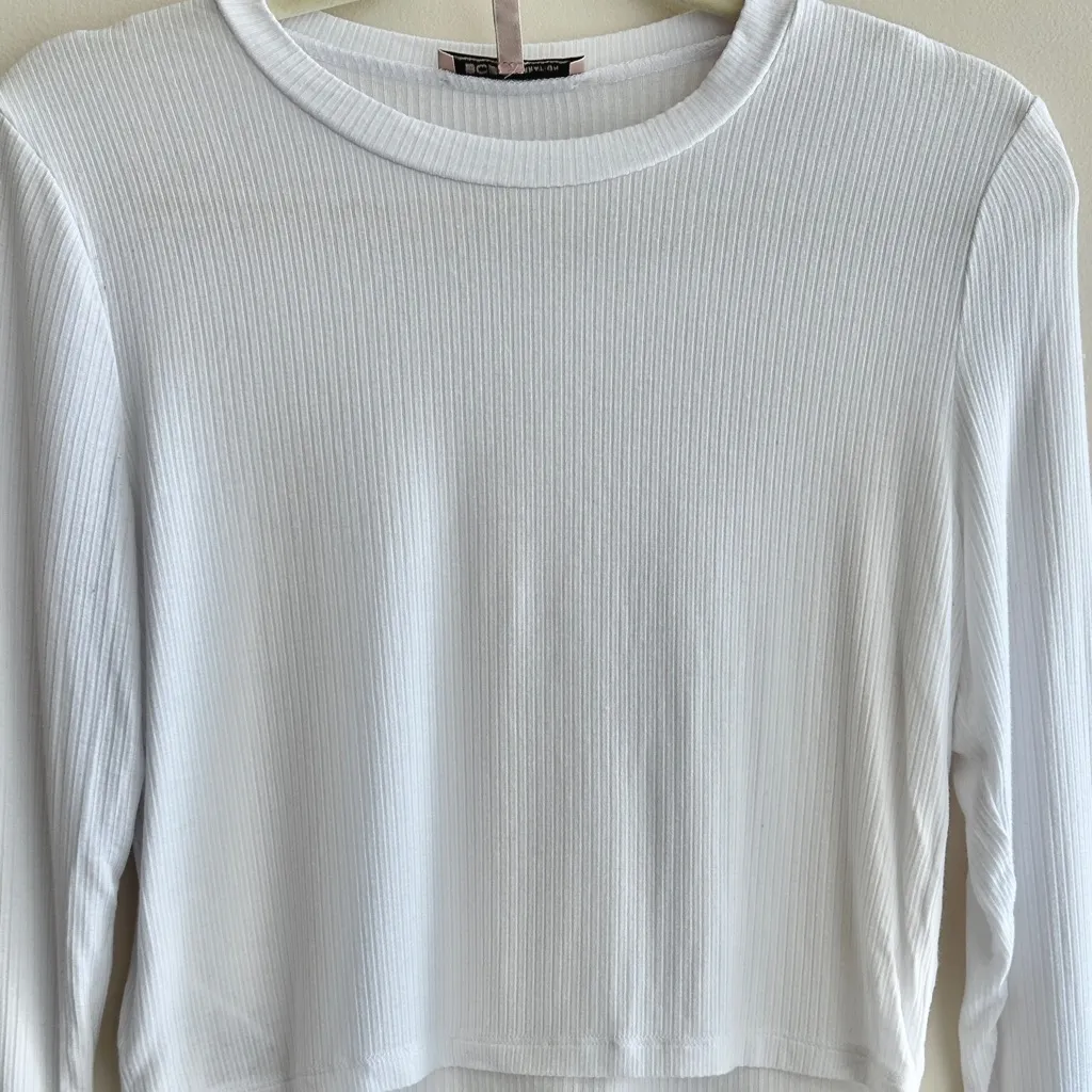 BCBGeneration Cropped Long Sleeve Ribbed Tee, White, Size Medium - Image 3