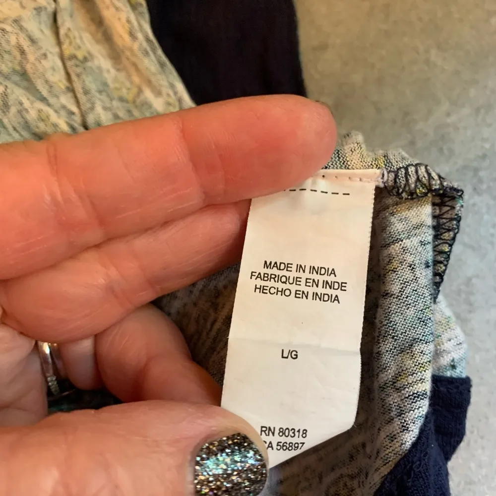 Lucky Brand ‘Live In Love’ Women’s Blouse Blue Long Sleeve V Neck With Tie  Sz L - Image 9