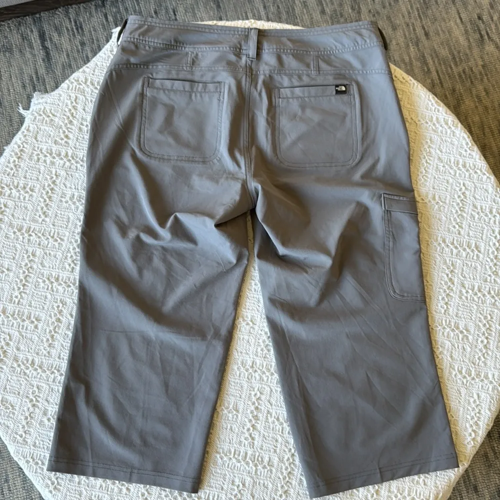 The North Face Gray Cargo Pants Lightweight and Quick-Drying - Image 3