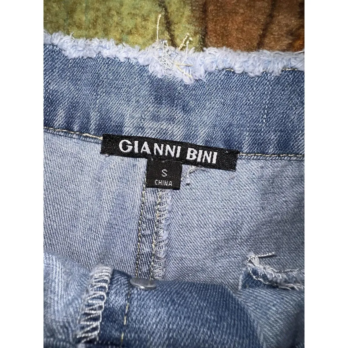 Gianni Bini Catie Light Wash Button Fly Wide Leg Jeans Size S Cropped Frayed Hem - Image 5