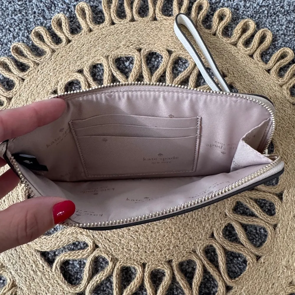 Kate Spade  Lucy Colorblock Pebbled Leather Medium L-zip Wristlet in Light Sand - Image 5