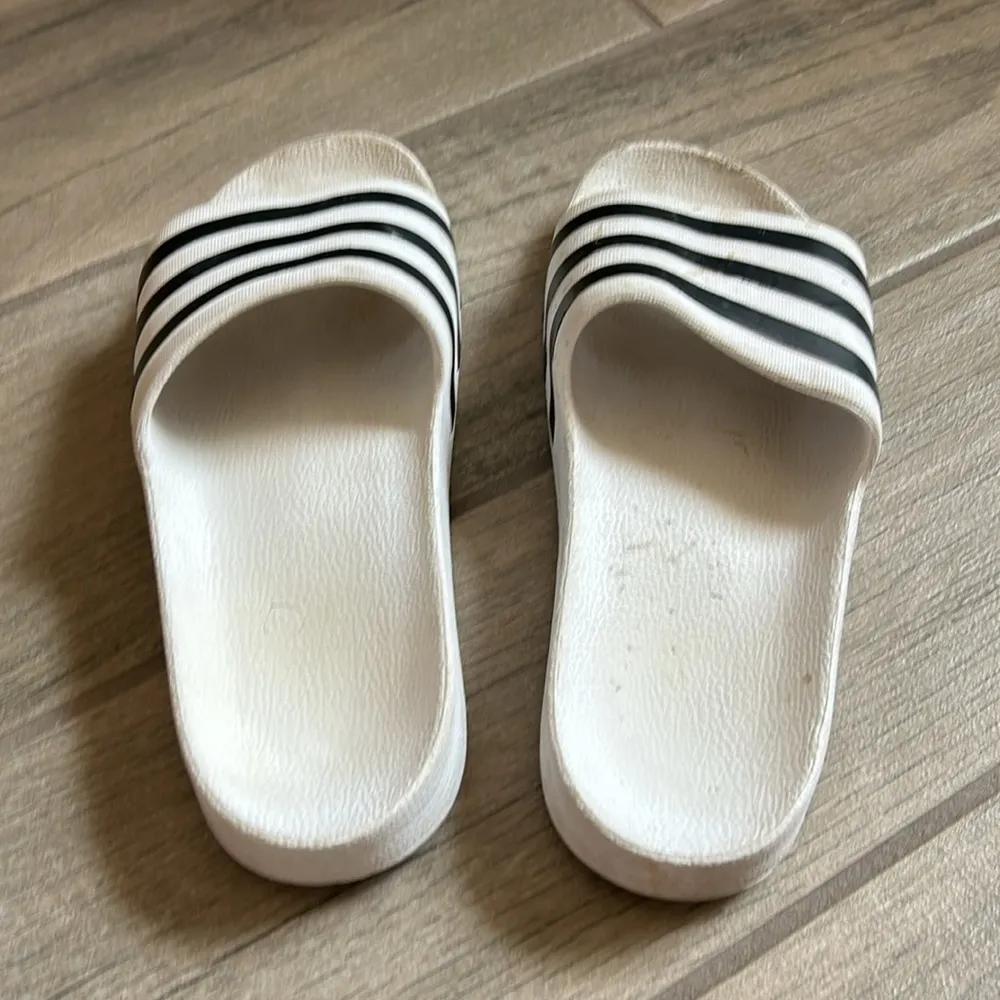 Adidas  slides - Image 4