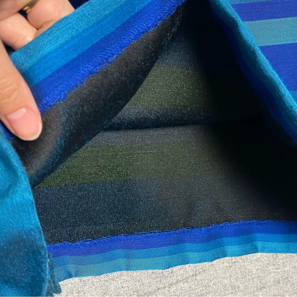 Vintage Sleeveless Blouse Blue Green Stripe Size L 18 - Image 6