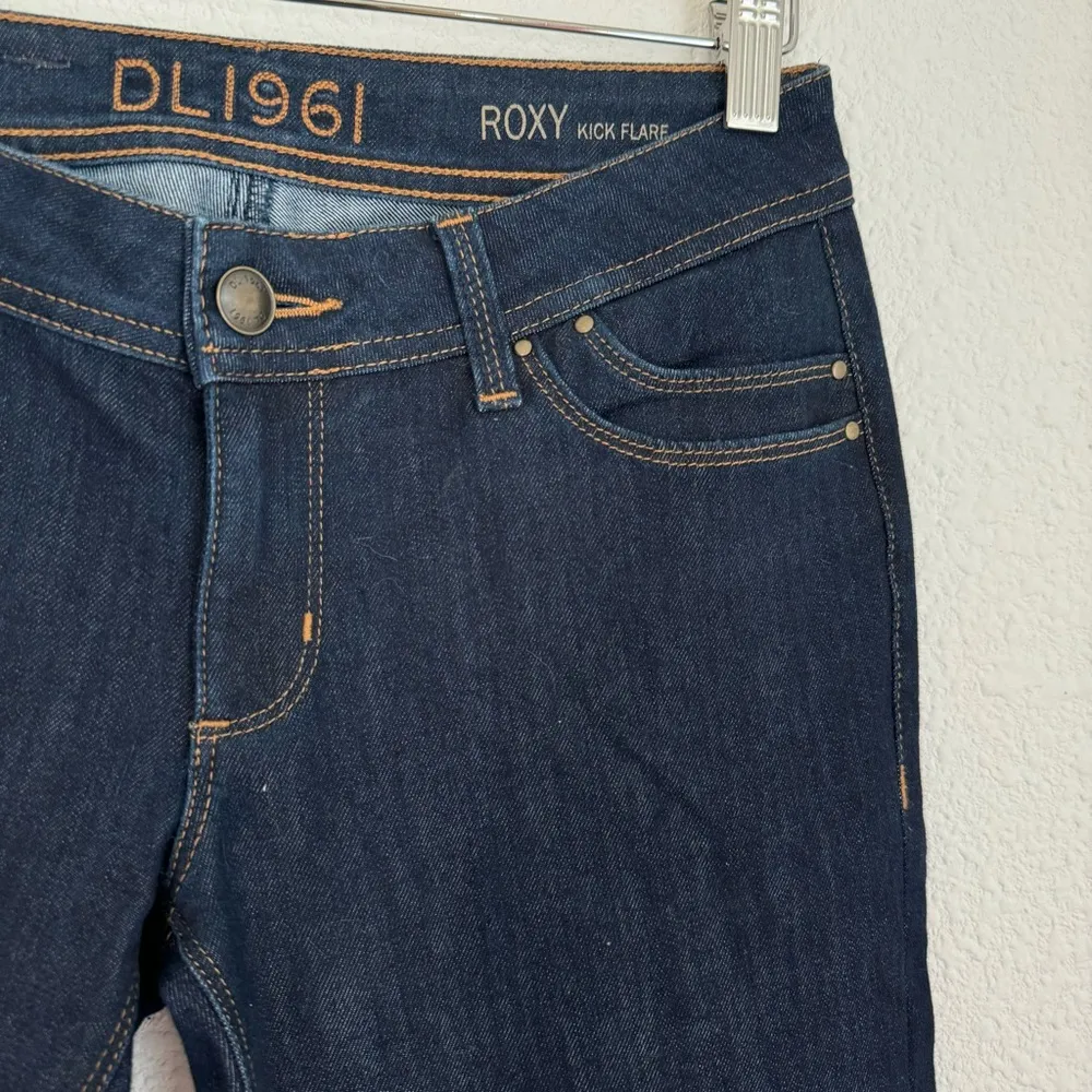 DL1961 Roxy Kick Flare Dark Blue Wash Denim Jean Women’s Size 27 Stretch Midrise - Image 4