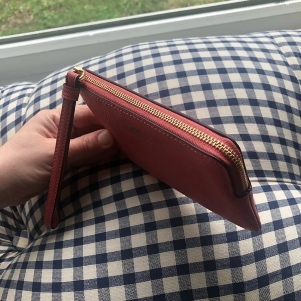 Coach Pink Corner Zip Wristlet Crossgrain Leather Wallet NWT - Image 3