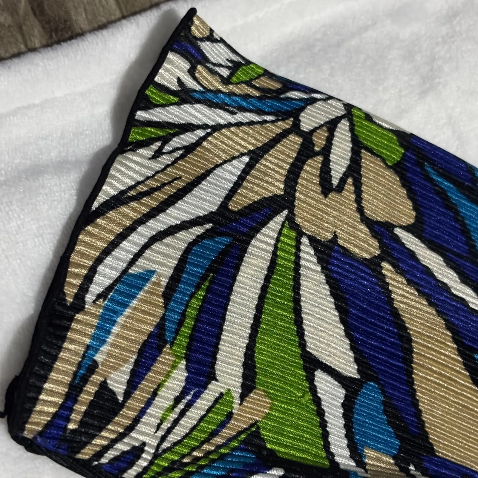 Fashion Bug Women's 1X Pleated Floral Print 3/4 Sleeve Blouse Bold Layered - Image 7