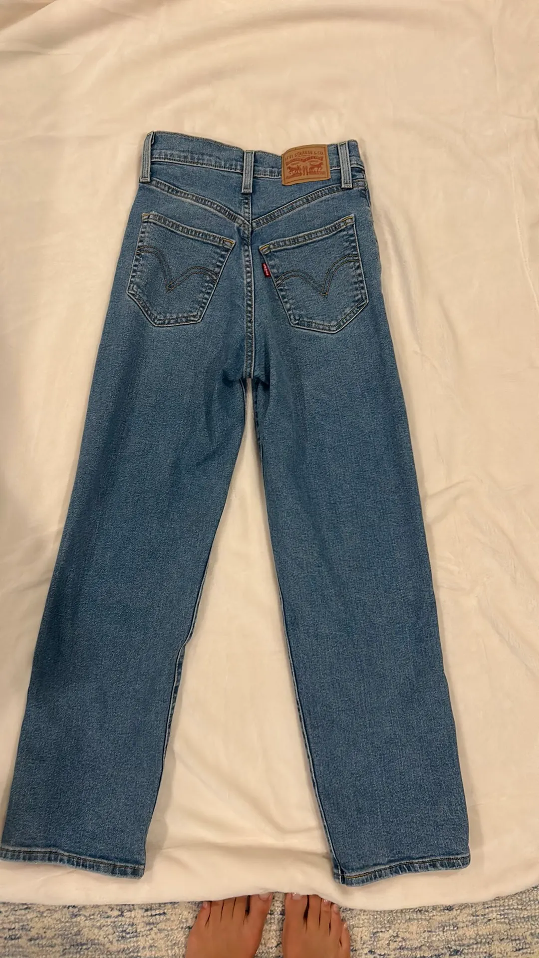 High-Waisted Levi’s Straight-Leg Jeans - Image 4