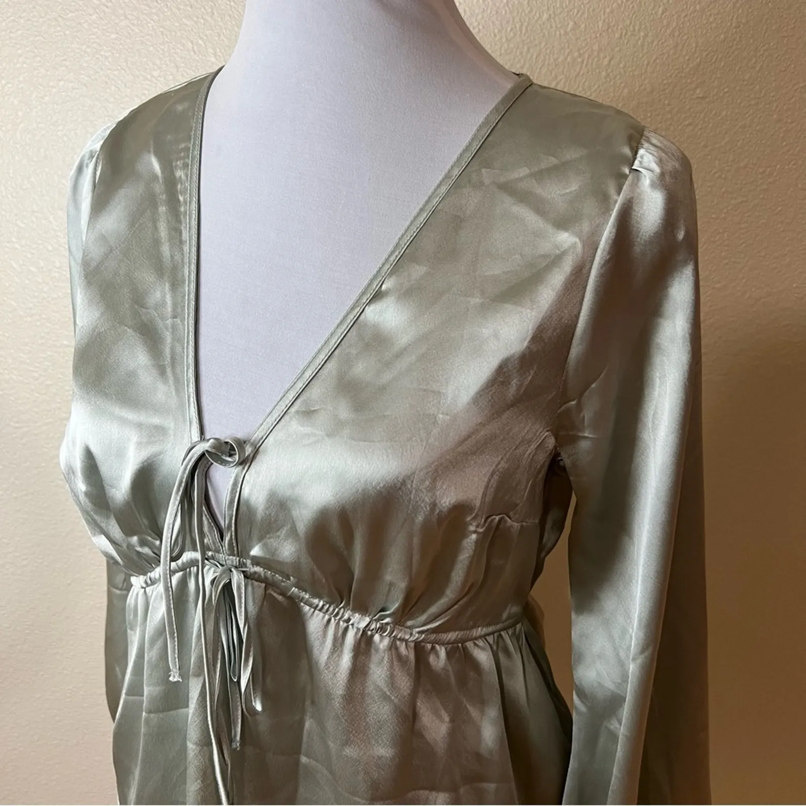 Abercrombie & Fitch Silver Sage Green Tie Front Satin Peplum Blouse SMALL - Image 2
