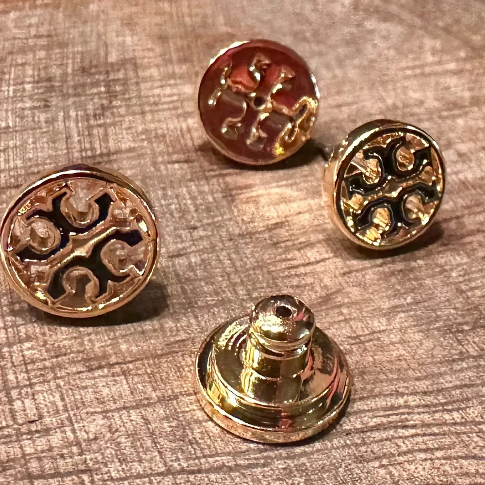 NWOT TORY BURCH Miller Silver with Black Logo Circle Stud Earrings - Image 5