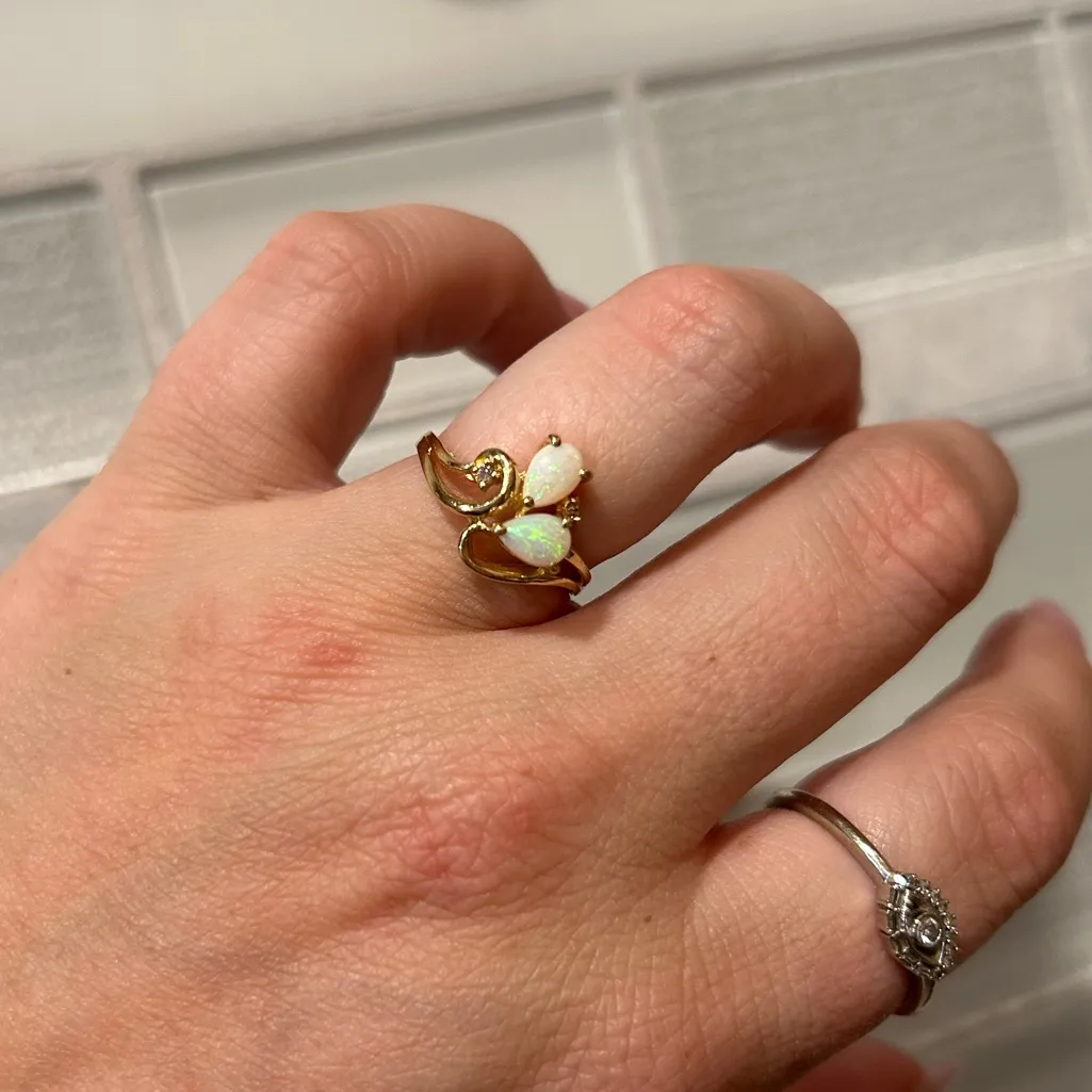 10KT Yellow Gold, Opal & Diamonds Vintage Estate Ring Gold - Image 6