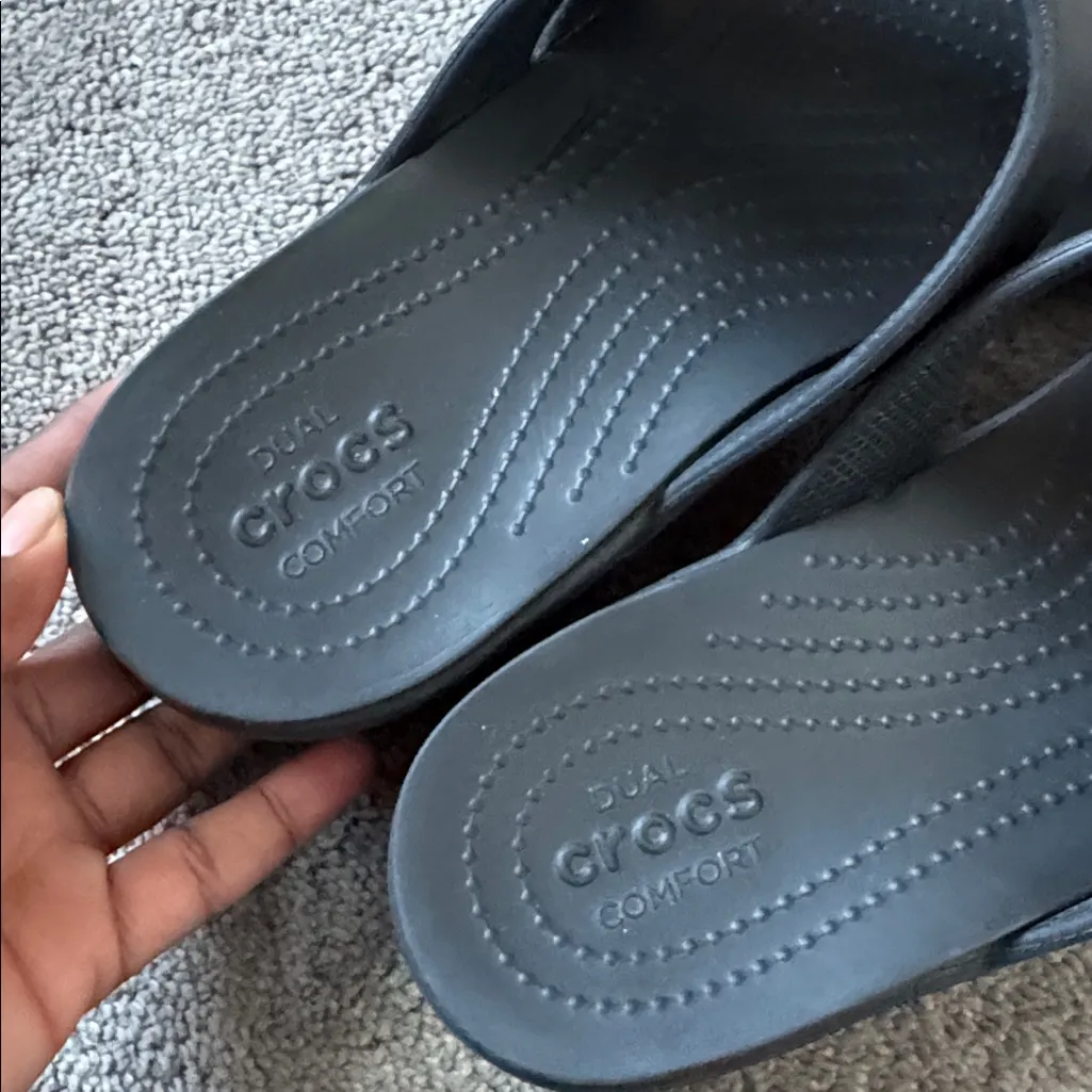 Crocs  Black Platform Sandals SIZE 11 - Image 11