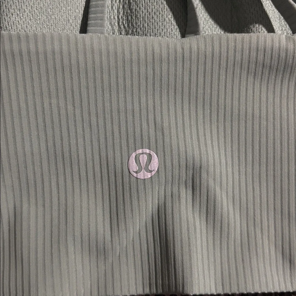 Lululemon like a cloud bra - Image 3