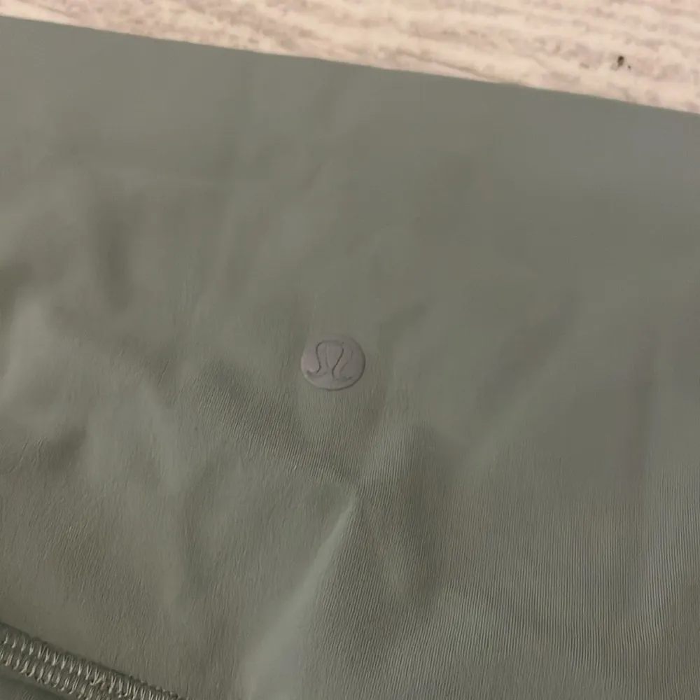 Lululemon Green cropped Leggings - Image 2