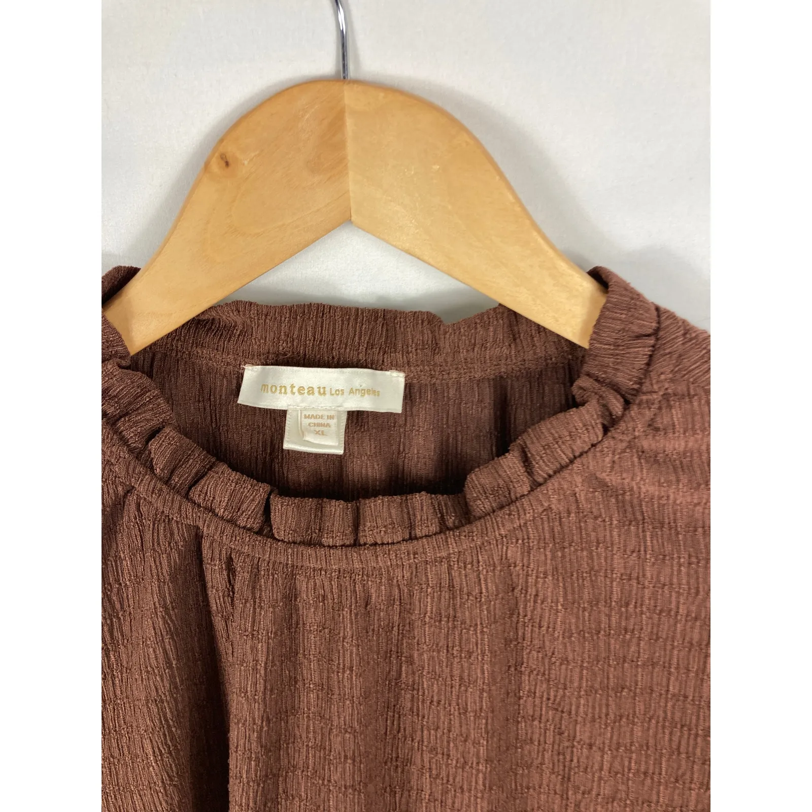 Monteau Crinkle High Neck Blouse Brown Size XL - Image 3
