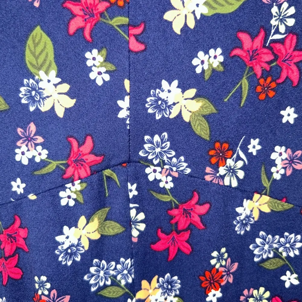 Cuddl Duds Floral Blue Flexwear V-Neck Wide Leg Jumpsuit Romper| Jumpsuit size S - Image 13