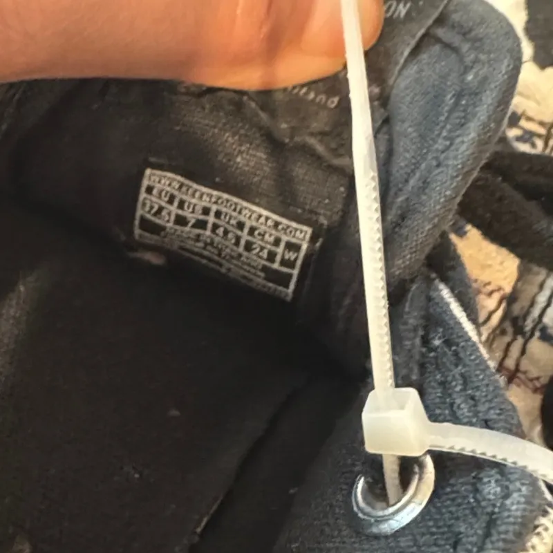 KEEN Elsa IV sneakers with a tribal Aztec indigenous patchwork pattern size 7 - Image 9