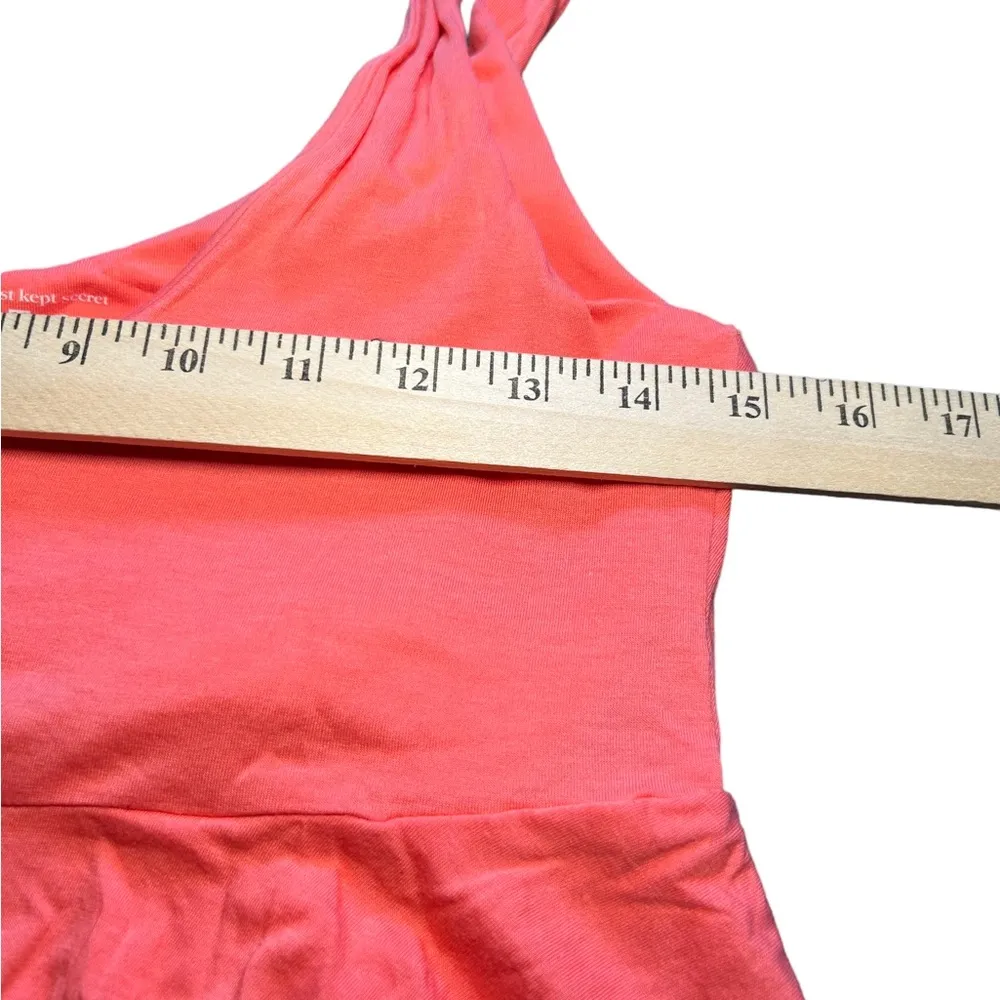 VICTORIA'S SECRET BRA TOPS Ladies Red
Jersey Knit Sleeveless Top Size Medium - Image 7