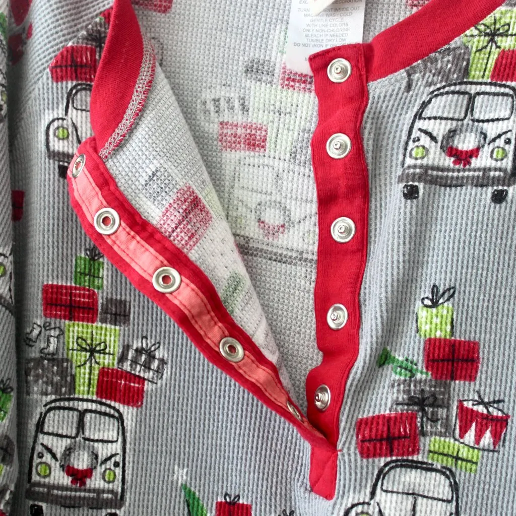 Munki Munki Grey Christmas Winter Holiday Car Long-Sleeve Pajama Set Small - Image 4