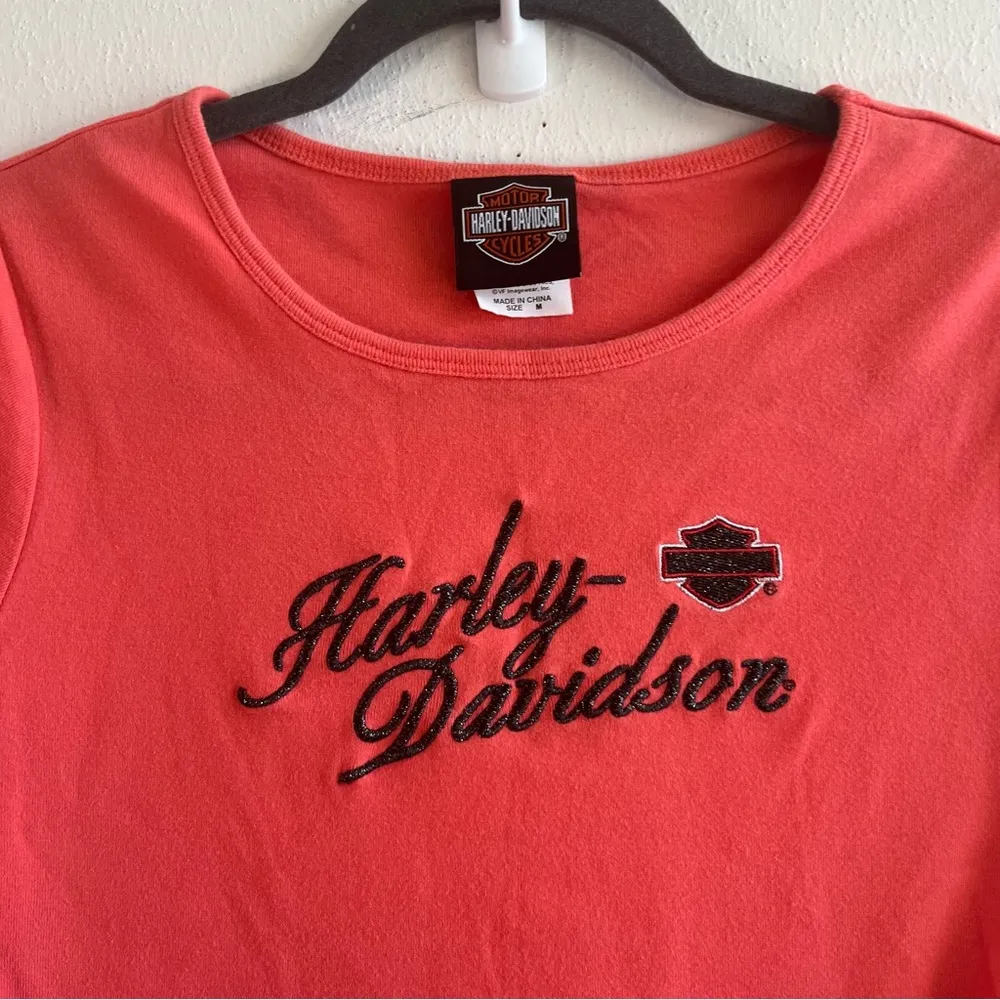 Harley-Davidson Tee Coral Crew Neck Black Metallic Logo Top Sz M EUC Meredith NH - Image 2