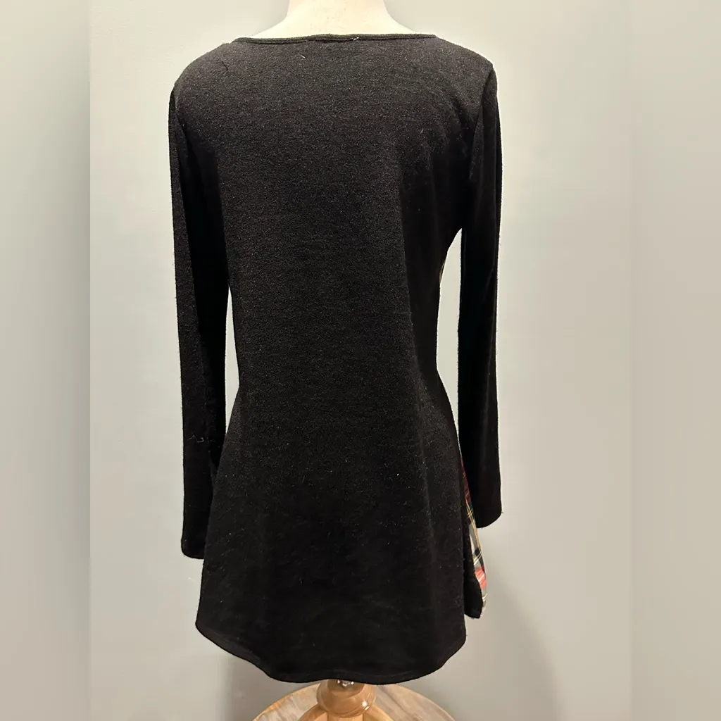 22nd tartan Plaid knit long sleeve dress. Size Large
Perfect for holidays Red - Image 3