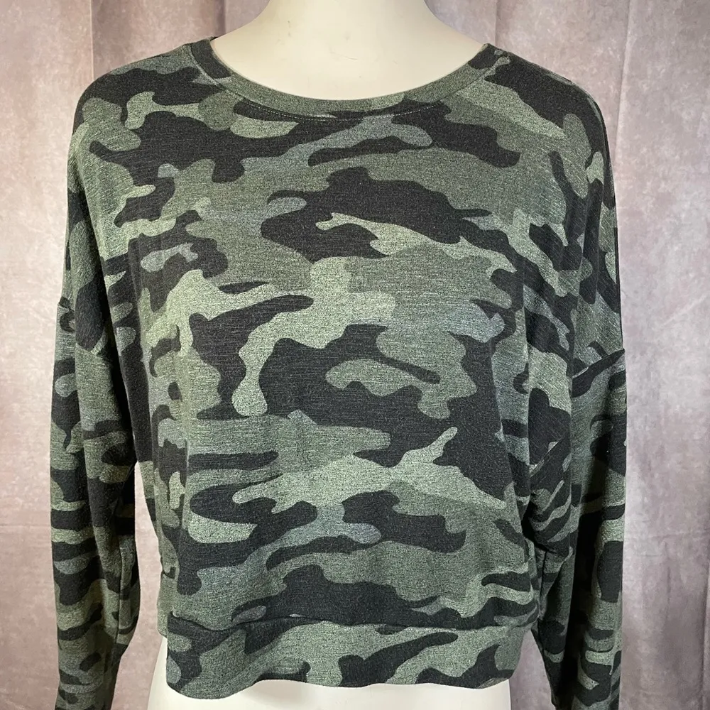 EXPRESS Camo Print Scoop Neck Cropped Long Sleeve Sweater- SEE MEASUREMENTS - Image 2