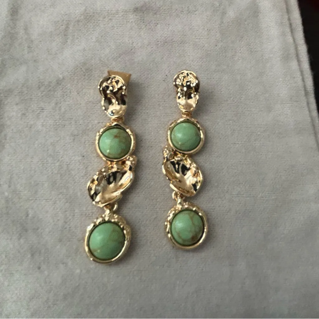 NWOT Alexis Bittar Gold and Green Statement Earrings - Image 5