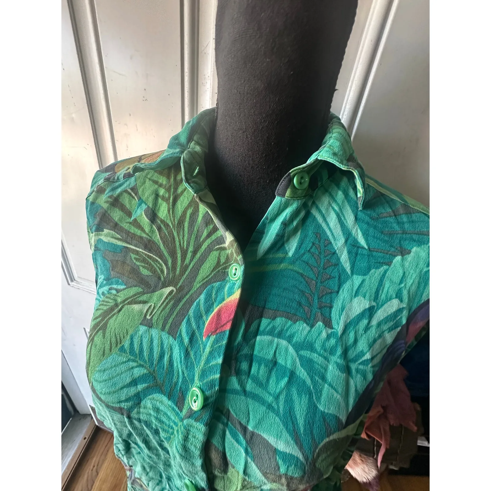 Linda Allard Ellen Tracy Tropical Print Button Down Shirt Toucan & Green Leaves - Image 2