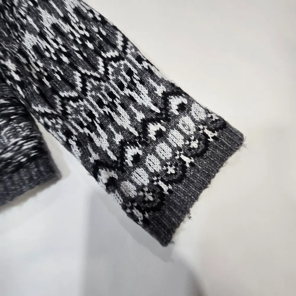 Steve Madden Indie Sweater in Charcoal Grey - Image 4