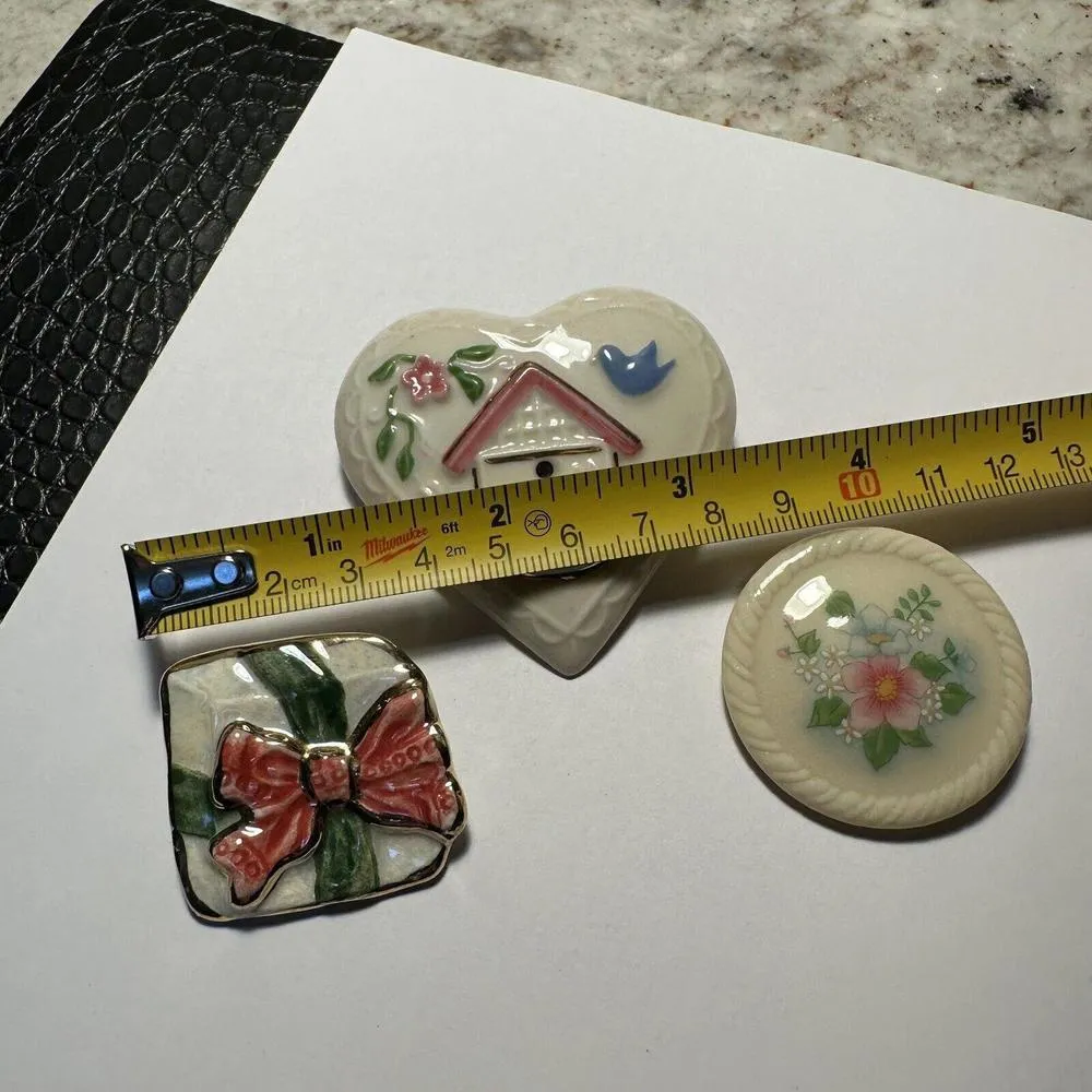 Lot Of 3 Ceramic Brooch Pins 1 Avon - Image 5