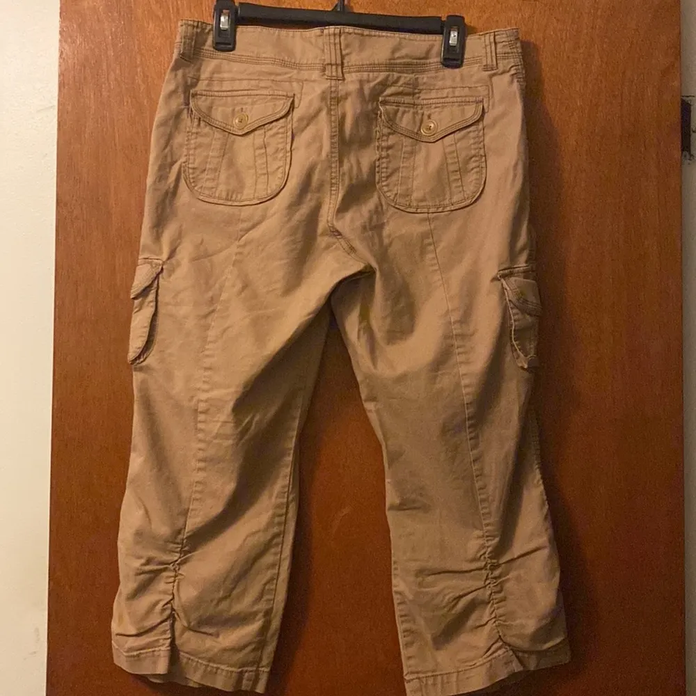 The limited Size 8 tan Capris. In great pre-owned condition. - Image 2