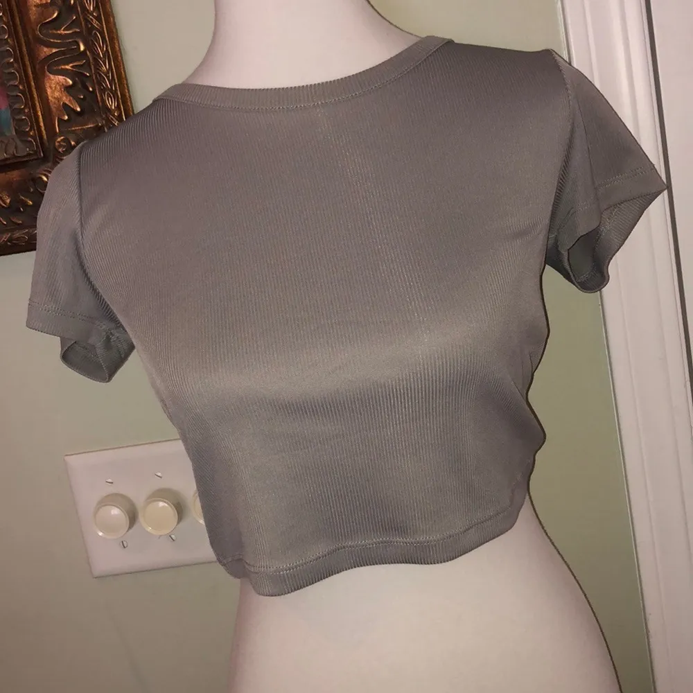 Cute Worn Gray Short Sleeve Crop Top - Image 2