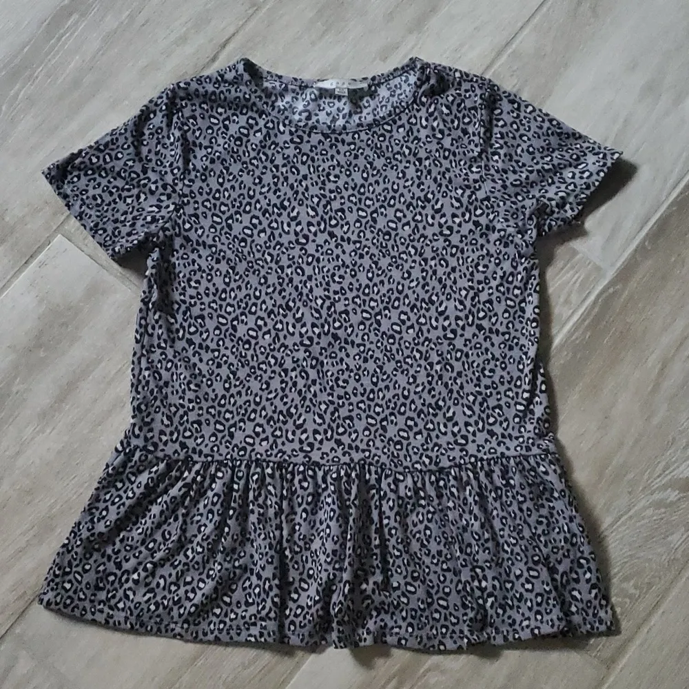Gaze Animal Print Short Sleeve Peplum Top Size XS - Image 7