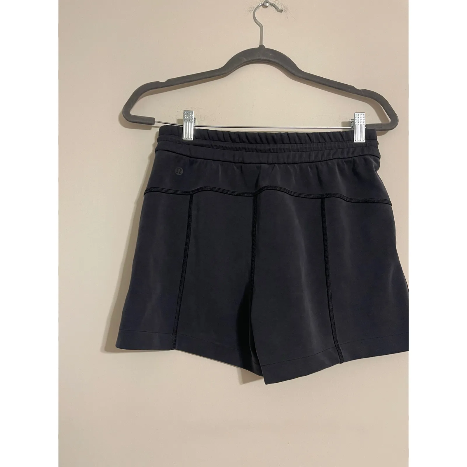 Lululemon Black Softstreme High-Rise Shorts Women's Size 6 Relaxed Fit - Image 2