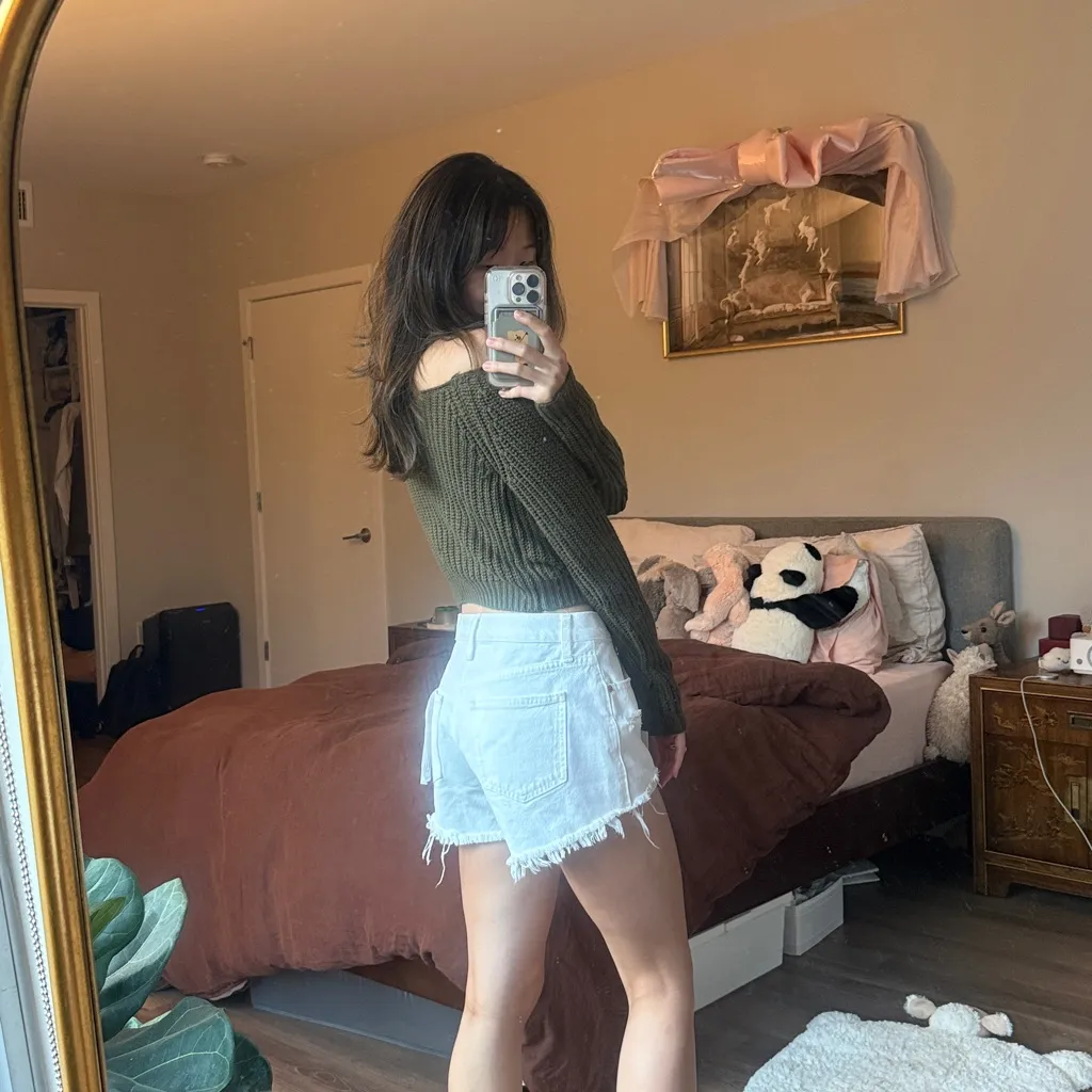 Hunter green LF seek the label off the shoulder cropped sweater - Image 3