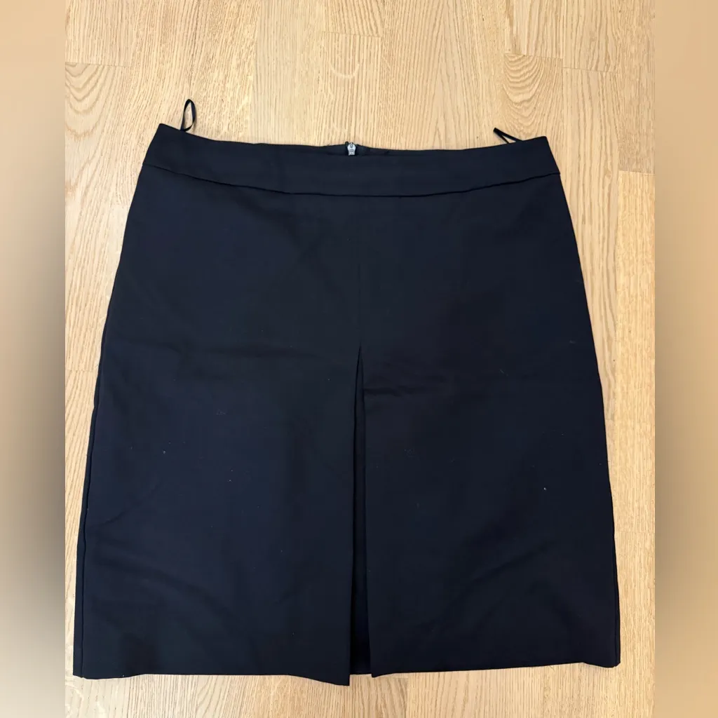 Women’s Navy blue office wear mini skirt size small - Image 5