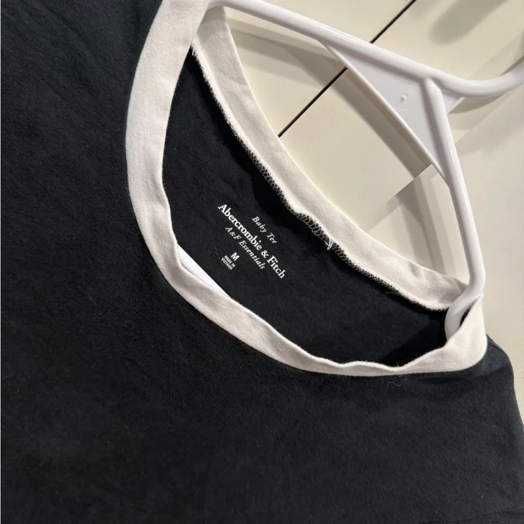 Abercrombie & Fitch Essential Tee - Image 4