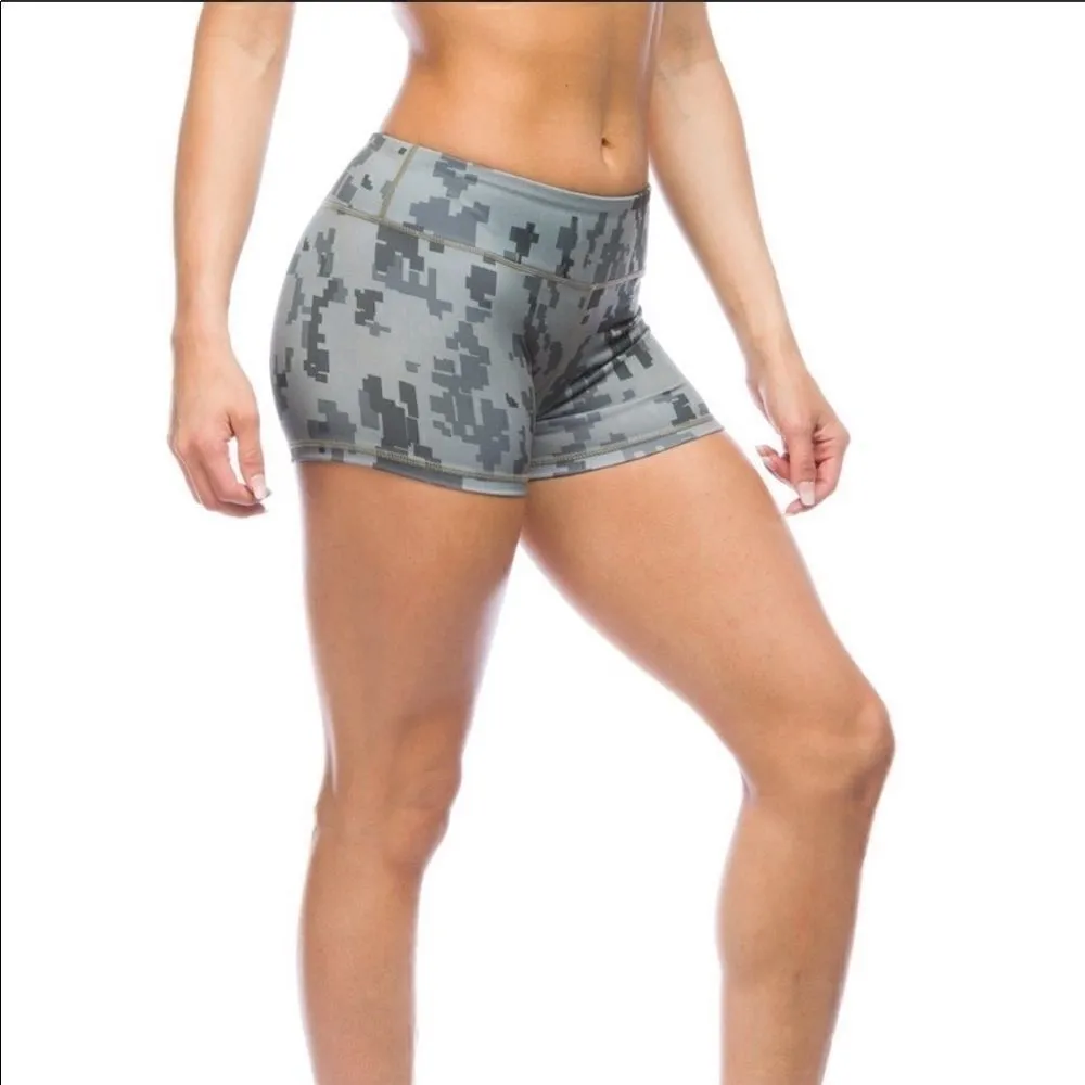 Iab MFG pixel camouflage shorts sz xs green - Image 2