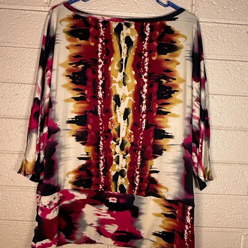 Spring Street Black and Pink Fashion Top - Image 2