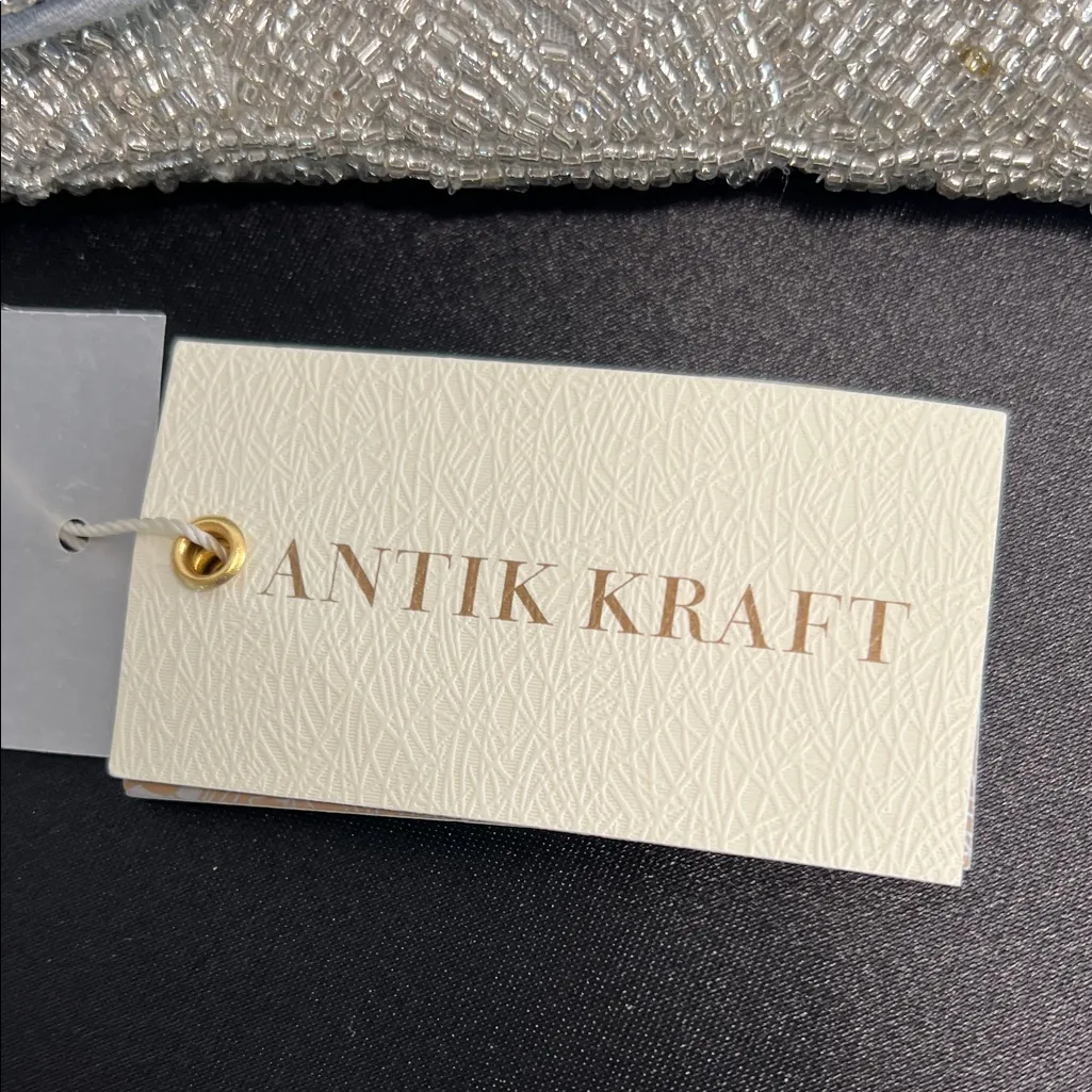 Antik Kraft | Silver Beaded Clutch - Image 2