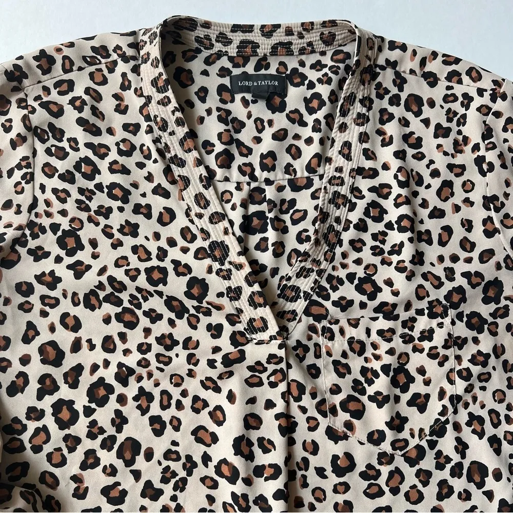 Lord & Taylor cheetah print popover long sleeve medium Tan - Image 5