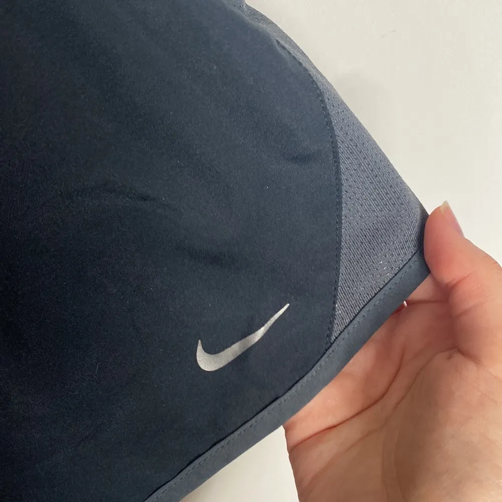 Nike mesh insert lined colorblock running shorts size XS - Image 99