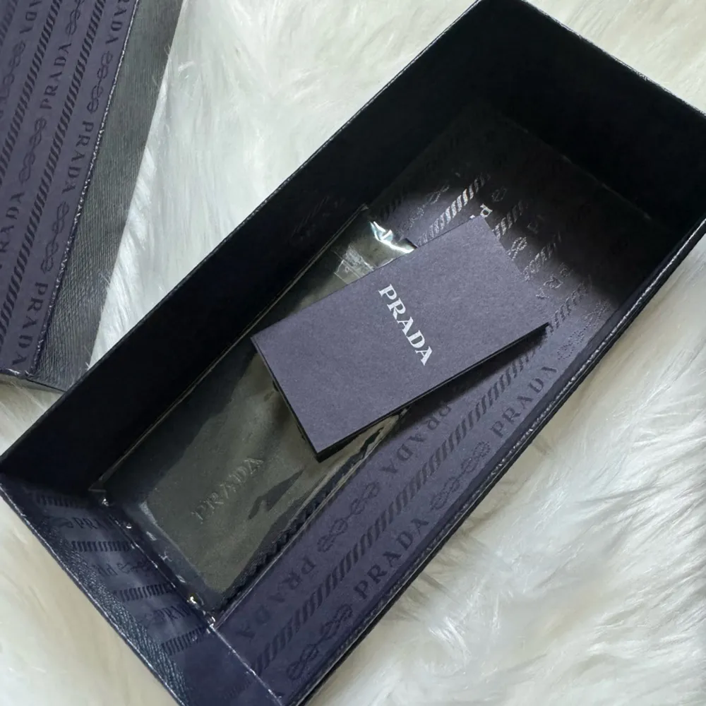 NWT  PR13ZS 15D08S Etruscan Marble Red Cat Eye Women Sunglasses - Image 10